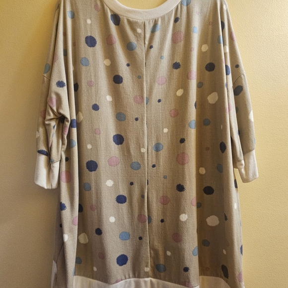 Honeyme Polka Dot Spots Beige 3/4 Sleeve Top High Low Gorgeous Cream Trim! NWT - Picture 5 of 6